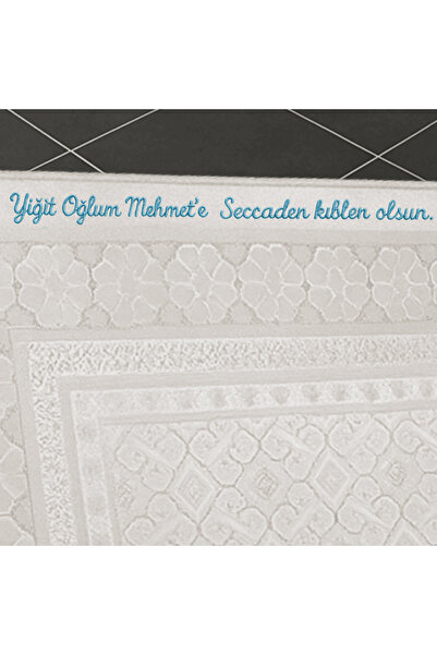 Tesbihane Kişiye Özel Nakış İşlemeli Saf İpek Kadife Kumaştan Krem Rengi Hediyelik Seccade