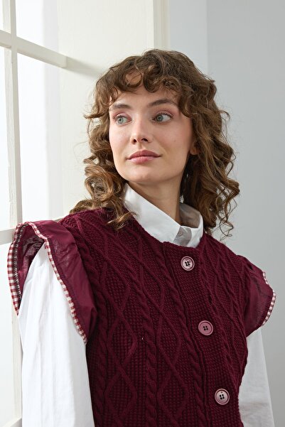Ceylan Otantik Burgundy Ruffled Knit Vest