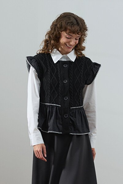 Ceylan Otantik Black Ruffled Knit Vest