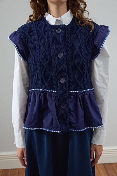 Ceylan Otantik Navy Blue Ruffled Knit Vest