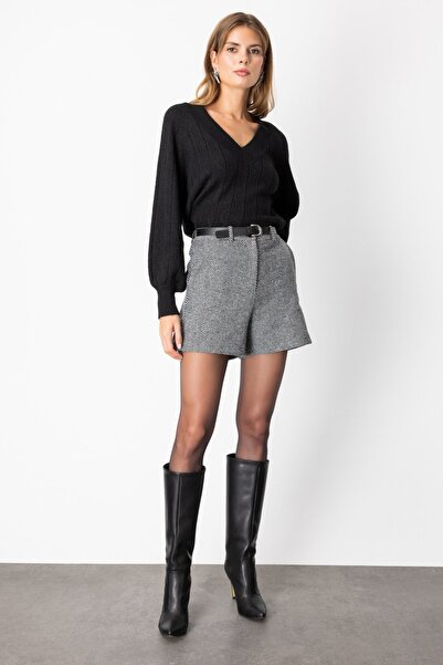 Mi Pret a Porter Mi Yandan Cepli Kemerli Kısa Şort