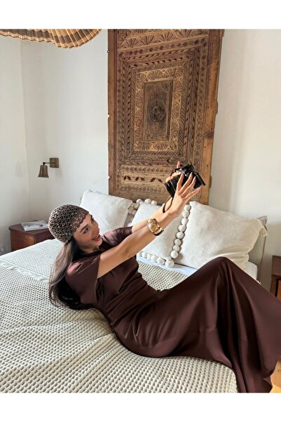 Tavie Kısa kol vücuda oturan saten elbise