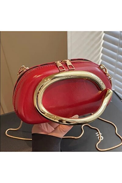 Lilly حقيبة يد هلالية الشكل – لون أحمر داكن