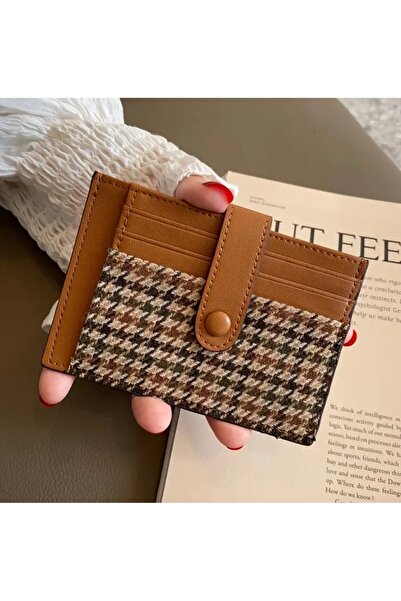 Lilly Auburn Card Holder