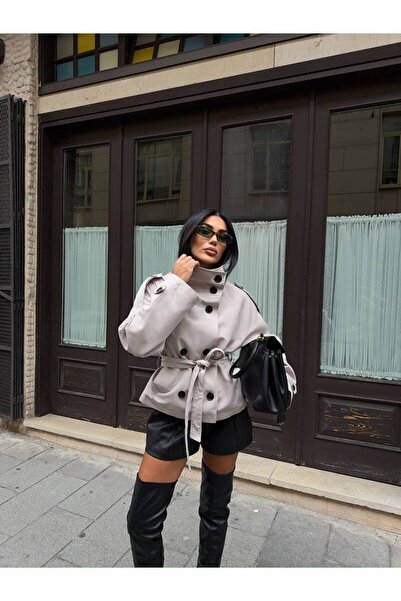 Miss Beyoğlu Kadın Siyah Kısa Trençkot – Kuşaklı Düğme Detaylı Mevsimlik Mont
