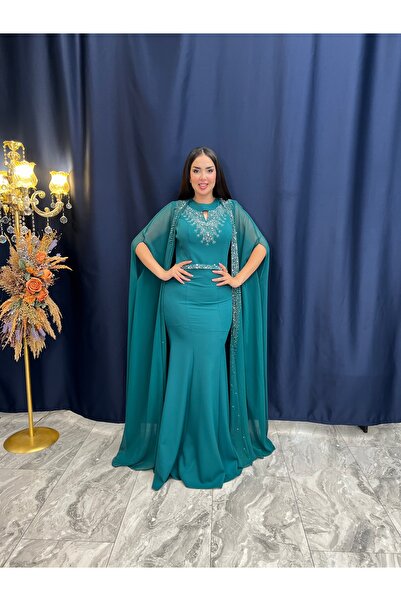 DADO BELLA Zümrüt Yeşili Taş İşlemeli Balık Model Pelerinli Abiye