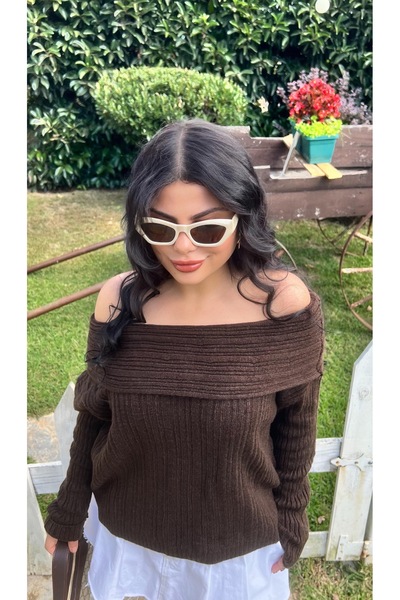 Butik Brown Madonna Collar Knitted Blouse