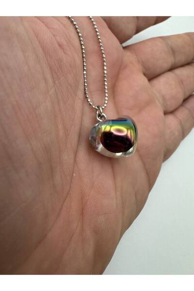 Yuchicly قلادة نسائية على شكل قلب من الكريستال متعدد الألوان - أنيقة ولامعة