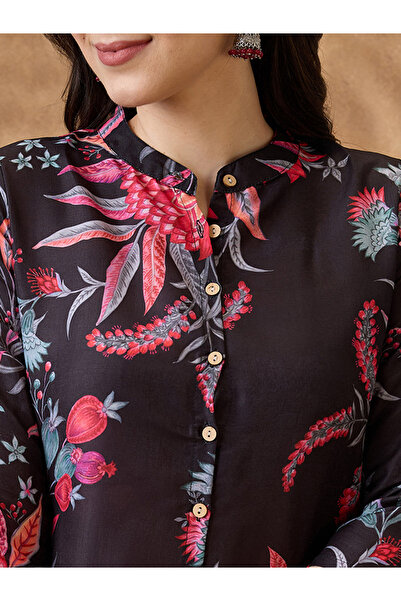 Globus By Styli Women Black Mandarin Collar Floral Print Kurta with Pants Set
