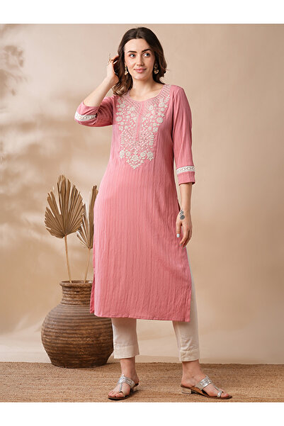 Globus By Styli Women Pink Sequined Embroidered Straight Kurta