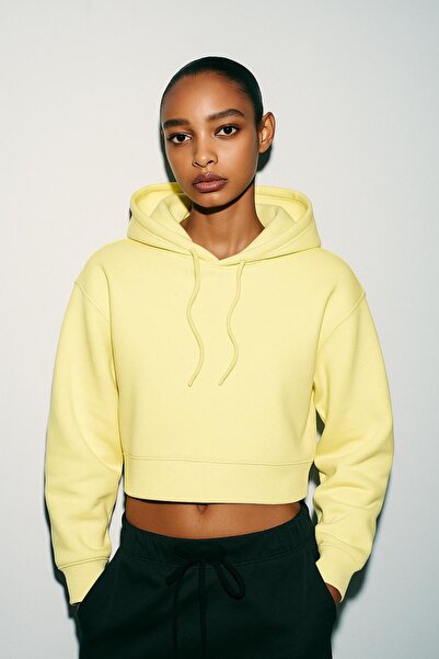 HAKKE Three Thread Hooded Crop Sweat