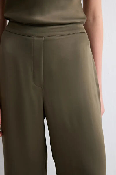 Gusto Bol Paça Saten Pantolon - Yeşil