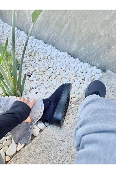 Saltopik Μίνι μπότες με μαύρη σουέτ επένδυση από γούνα και χοντρή σόλα