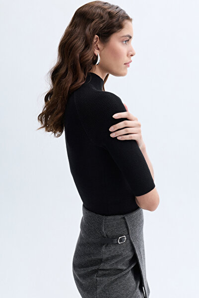 Mudo Stand-Up Collar 3/4 Sleeve Sweater