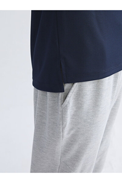 LC Waikiki Λαμπερές επιλογές από το Shining Store | Ανδρικό αθλητικό μπλουζάκι με λαιμόκοψη