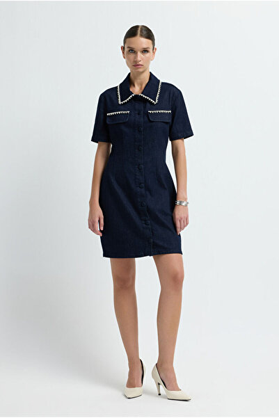 adL Yakası ve Cepleri Taşlı Denim Elbise