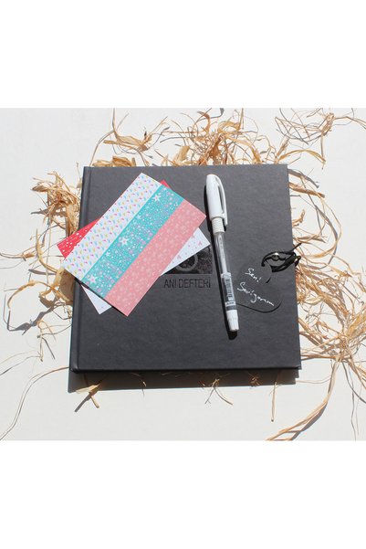 Mineola Memory Notebook + Frame + Gel Pen + 3 Sets of Stickers as a Gift