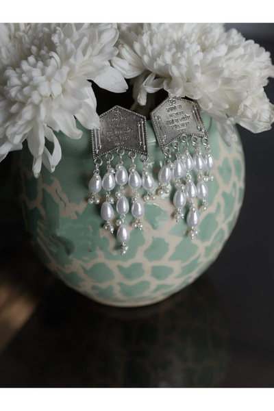 Moon and Cloud Mantra Yazılı Hint Küpeleri