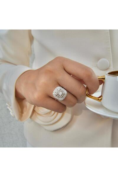 Karadeniz Kuyumculuk Baget Taşlı Altın Yüzük