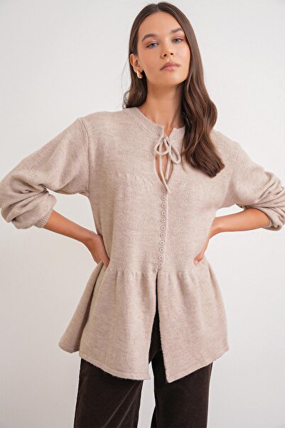 Mixray 6952 سترة نسائية محبوكة بتفاصيل أزرار وربطة عنق باللون البيج