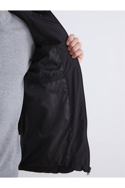 LC Waikiki Sparkling Choices from Shining Store |   Standard Mold Hooded Men's Puffer Jacket