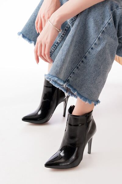 Rainon Store Black Crocodile Thin Heeled Zippered Boots – Elegance in Every Step