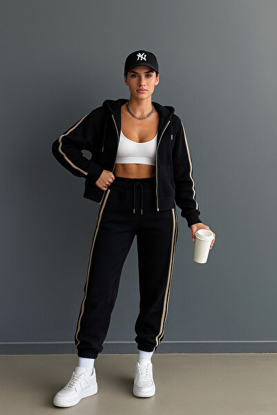 Gül İki İplik Kumaş Çizgi Detaylı İkili Takım – Rahat ve Şık Günlük Kombin