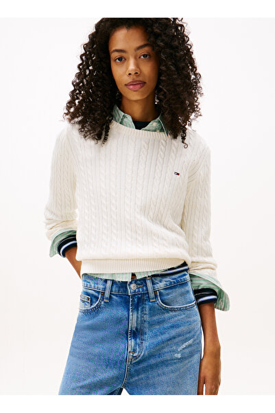 Tommy Jeans Yuvarlak Yaka Standart Nakışlı Beyaz Kazak Kadın DW0DW22165YBH