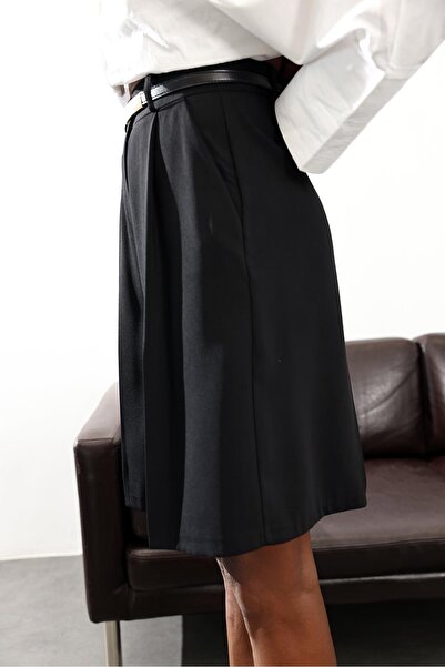 5in1Canpolat Siyah Krep Bermuda Şort 1593