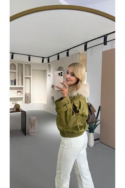 Sezgi Tekin Yaka Kürklü Kemik Düğme Detay Yağ Yeşili Trenç