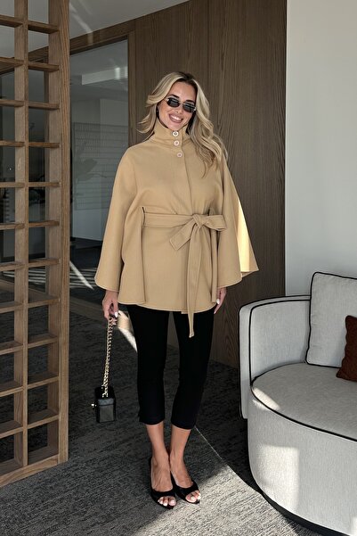 Laluvia Pončo s páskem a knoflíky Camel - 2055