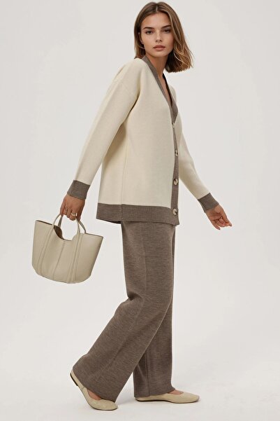 Hiccup Gombos gallérral díszített, magas derekú kötött szett