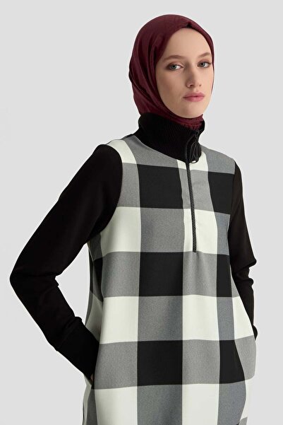 Armine 25KT441 Siyah Kadın Yarım Fermuarlı Balıkçı Yaka Tunik