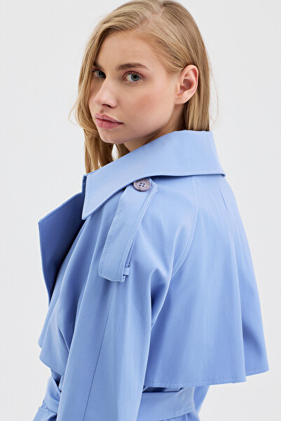 DOLCEBELLA KADIN REGLAN KOL RÜZGARLIK DETAYLI MAVİ TRENÇKOT