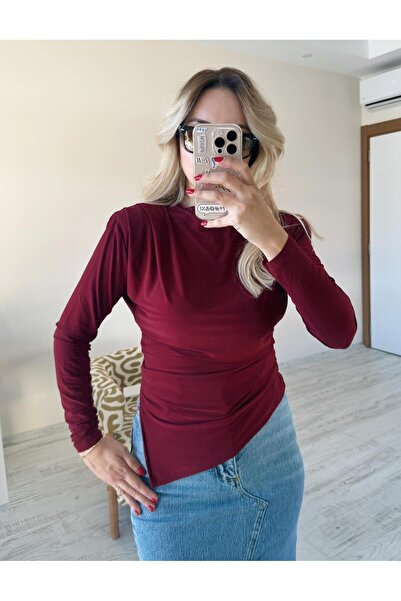 BeeYouStudio بلوزة ذات قصة غير متماثلة ومبطنة على الكتفين