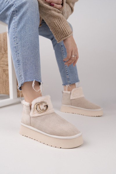 moda sara Γυναικείες μπότες με λεπτομέρεια από χρυσή πόρπη από μπεζ καστόρι