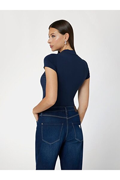 Guess Mock γυναικείο μπλουζάκι με λεπτή εφαρμογή