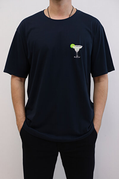 MODA تي شيرت مارغريتا كوكتيل مطبوع برقبة دائرية باللون الأزرق الداكن تي شيرت أنت