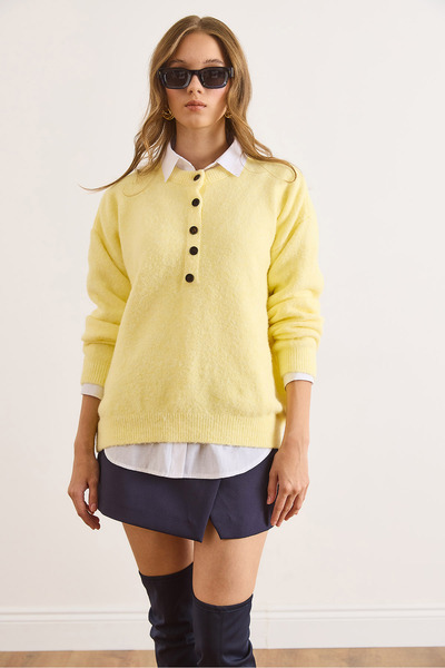 Olalook Kadın Sarı Düğmeli Yumuşak Dokulu Triko Kazak KZK-19001006