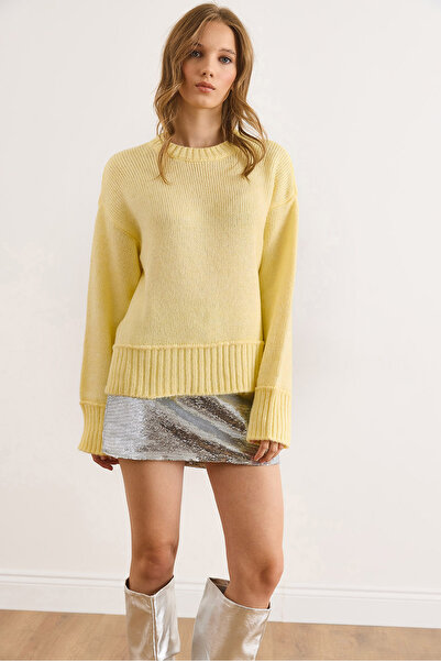 Olalook Kadın Sarı Yumuşak Dokulu Yırtmaçlı Triko Kazak KZK-19001007