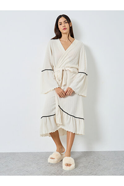 Styli Jacquard Ruffle Sleeve Lettuce Hem Tie Robe