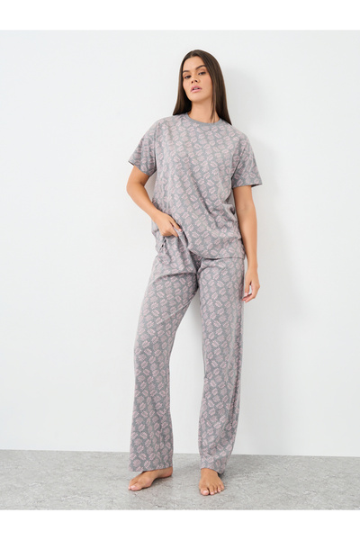 Styli Leaf Print Dropped Shoulder Cotton T-Shirt and Pyjama Set