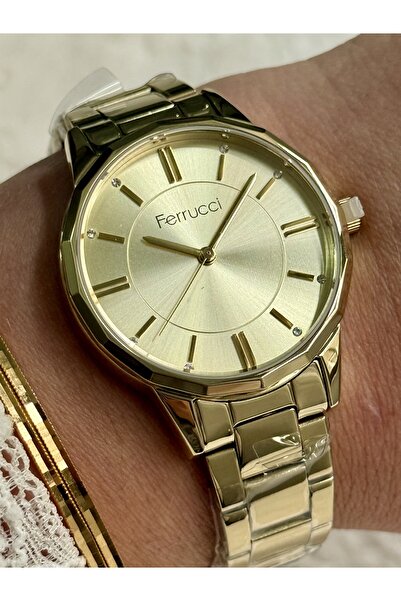 Ferrucci ساعة نسائية أنيقة بلون ذهبي