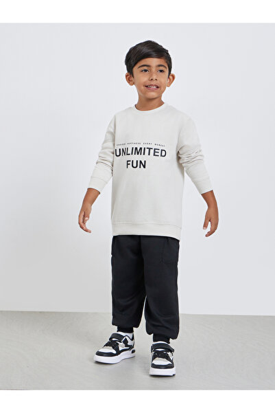 Styli Boys Off White Graphic Print Relaxed Fit Sweatshirt