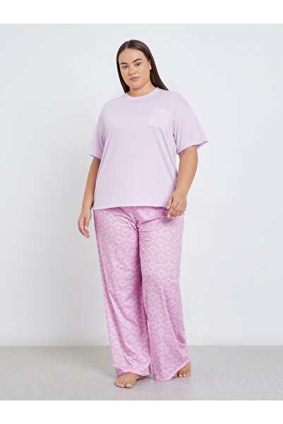Styli Plus Drop Shoulder Pocket T-Shirt and Wavey Geo Pyjama Set