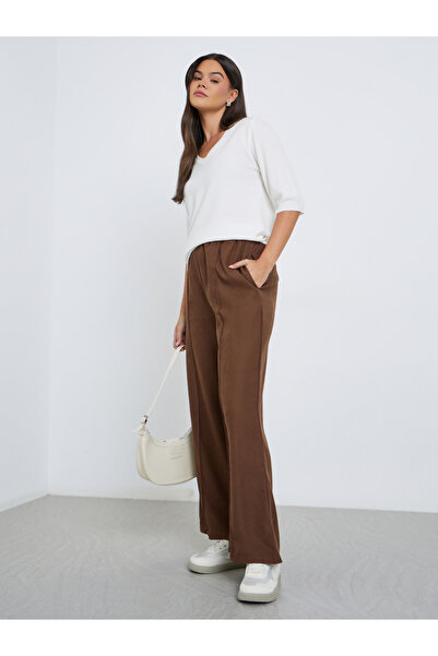 Styli Solid Knitted V-Neck Top