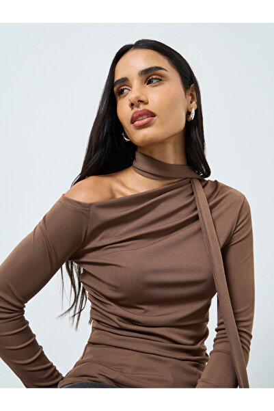 Styli Brown Knit Top with Tie Neck Detail