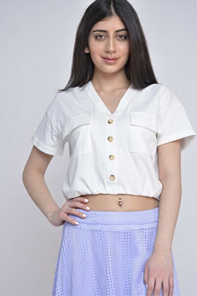 mica Short Cropped Button-Front Shirt with Pockets