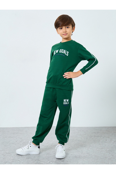 Styli Boys Green Slogan Print Sweatshirt and Joggers Set