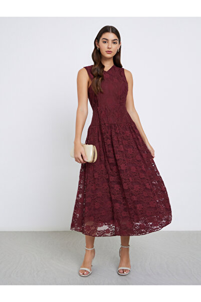 Styli فستان ميدي بدون أكمام من الدانتيل باللون العنابي